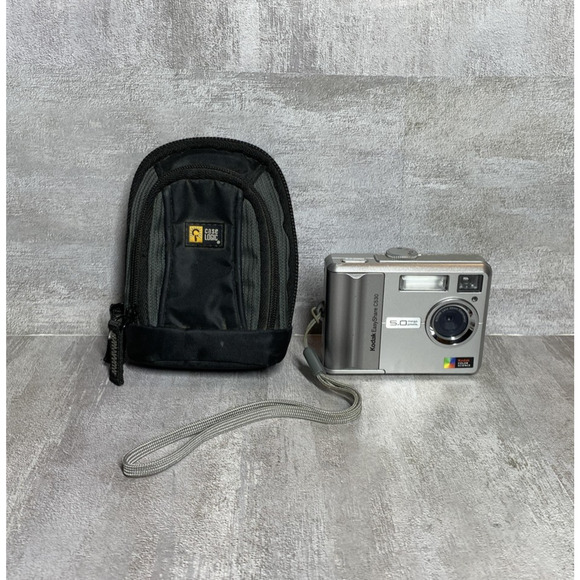 Kodak EasyShare C530 Camera 5.0 MP Digital Silver LCD Pocket Compact w/ Case - Picture 1 of 15
